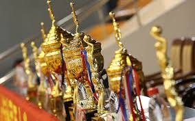 扎金花技巧：在只剩两人的单挑局中，如何建立“不可预测”的出牌频率。（扎金花单挑局：两人对决如何营造难以预测的出牌频率）